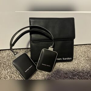 Harman/Kardon Bluetooth headphones